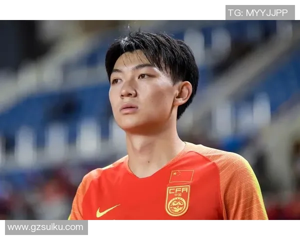 足球明星童磊的成长历程与辉煌成就全解析